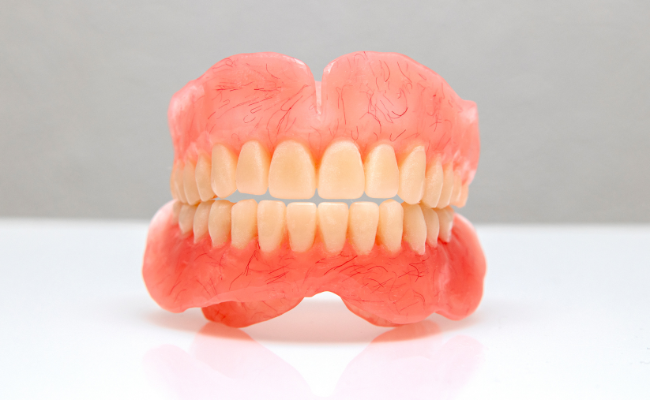 How to Treat Dentures?