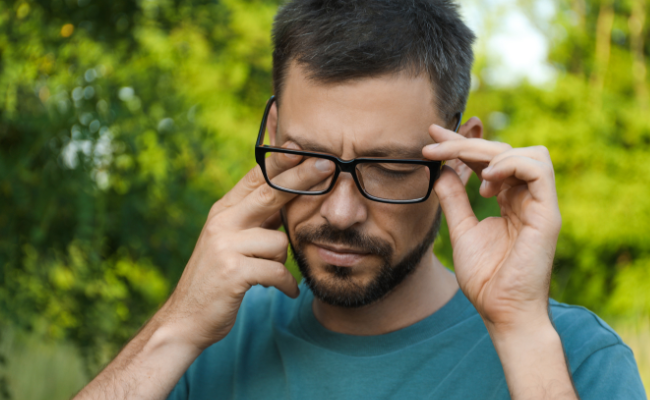 Are Eye Swelling and Itching Concerning?