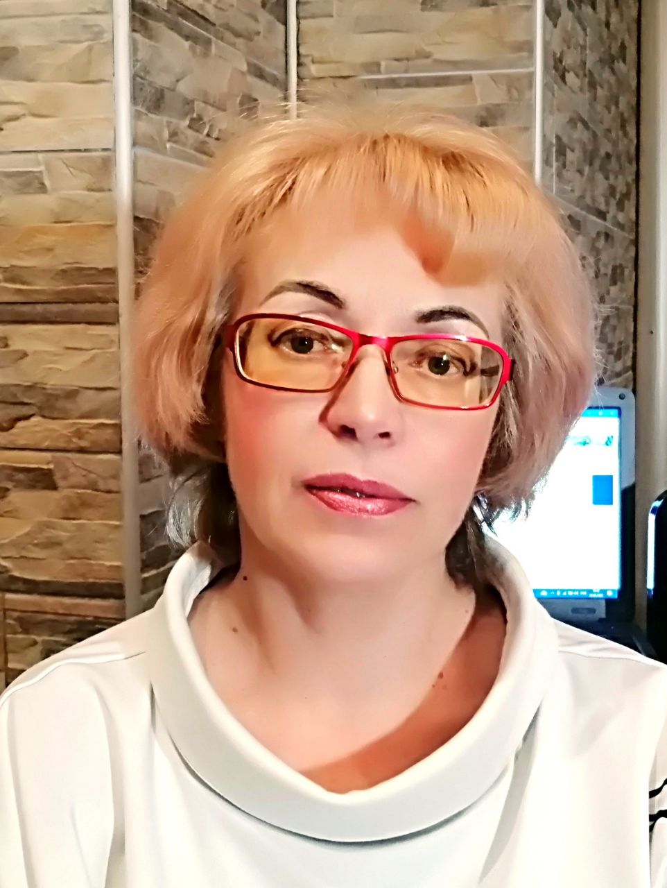 Dr. Halyna Zakhahova